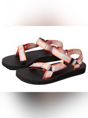 Teva original Universal Tie- Dye NWOT Sandals.